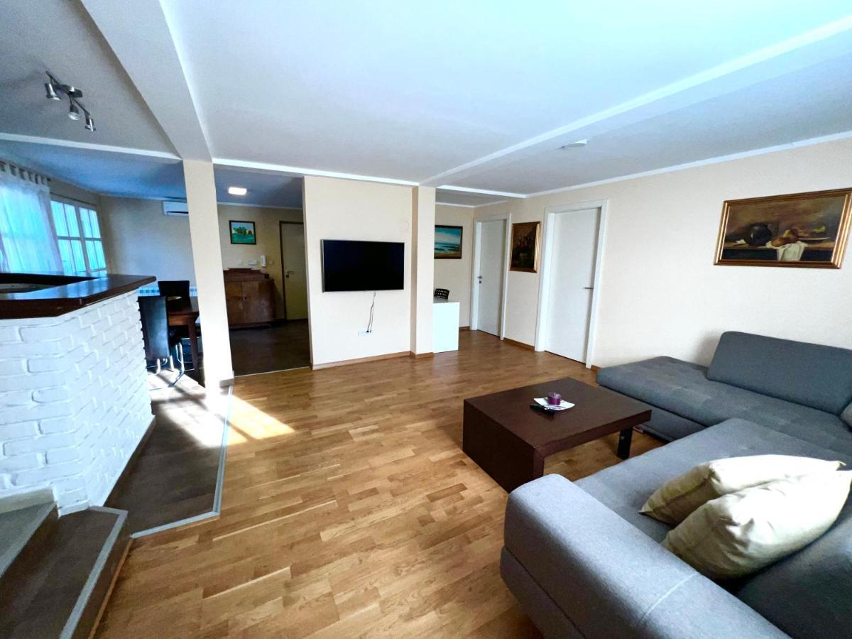 Central Park Residence Belgrado Esterno foto